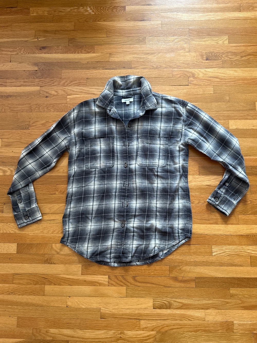 Womens Gray Plaid Button-Up Shirt - Classic Flannel Style